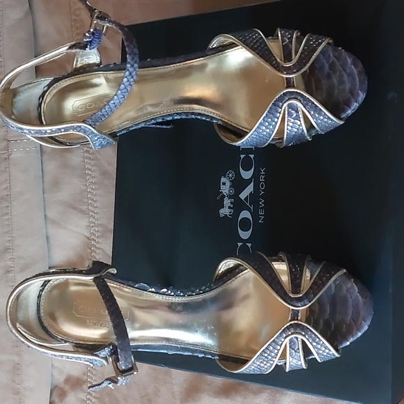 Coach Purple Snakeskin Platform Heels Size 7.5 - Picture 1 of 11